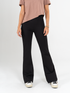 Ref: 0610371 Pantalón flare stretch, tipo legging, tiro alto, tono negro