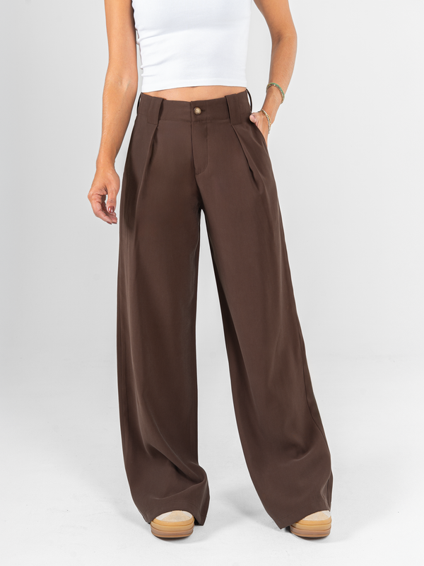 Ref: 0620068 Pantalón palazzo, prenses, tejido plano liviano, tiro alto, detalle en pretina,tono cafe