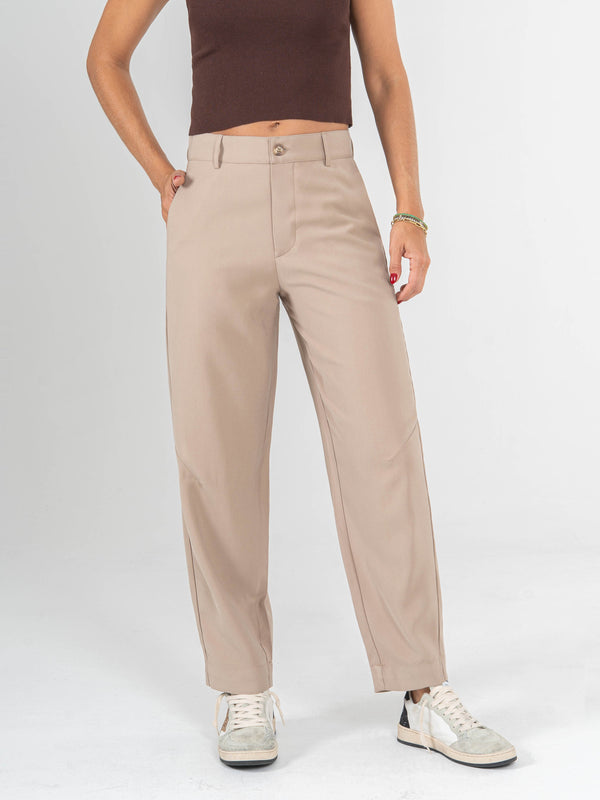 Ref: 0620085 Pantalón slouchy, sin prense, tejido plano liviano, tiro alto, tono caqui.