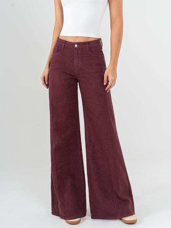 Ref: 0620165 Pantalón palazzo, tiro medio, detalle de tela bordada, rígido, tono vino tinto