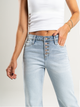 Ref: 065635 Jean flare stretch, bota ancha, botones expuestos, tiro alto, tono azul claro