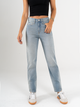Ref: 065711 Jean Mom fit, slim cropped, rígido, tiro alto, corte en costado, tono azul medio claro