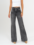 Ref: 065786 Jean mom flare, rígido, tiro alto, tono gris medio, detalle en pretina