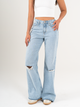 Ref: 065878 Jean mom Flare, rígido, tiro medio, tono azul medio con rotos