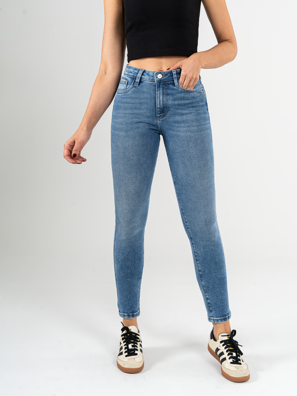 Ref: 065992 Jean Skinny stretch, tiro alto, tono azul medio