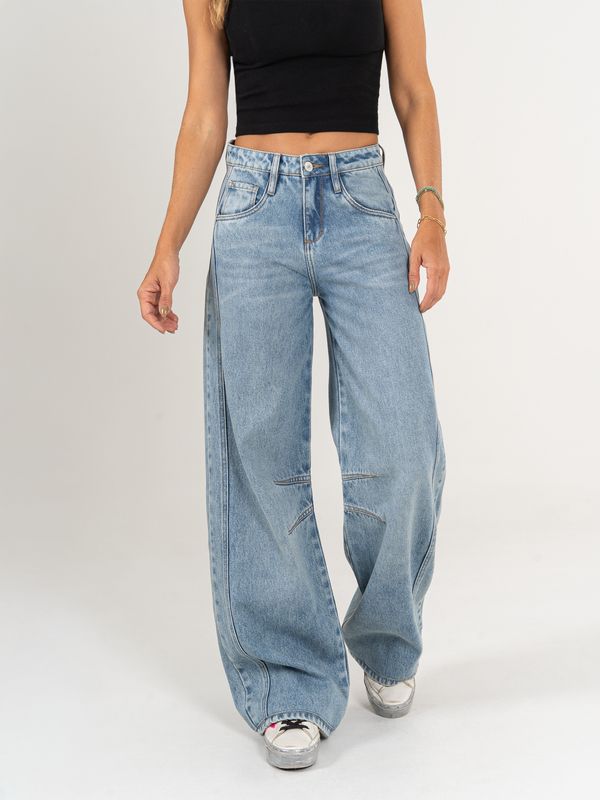 Ref: 065998 Jean wide leg, tiro alto, con cortes en costado, rígido, tono azul medio