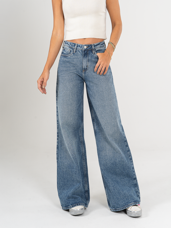 Ref: 066069  Jean palazzo, rígido, tiro alto, tono azul medio