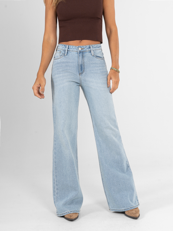 Ref: 066091 Jean flare stretch, bota ancha, tiro alto, tono azul medio claro