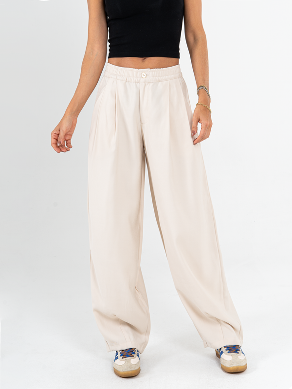 Ref: 069596 Pantalón wide leg, tejido plano liviano, tiro medio, con prenses, tono arena.