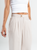 Ref: 069639 Pantalón mom flare, prenses, tejido plano liviano, tiro alto, con resorte en pretina, tono arena