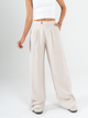 Ref: 069639 Pantalón mom flare, prenses, tejido plano liviano, tiro alto, con resorte en pretina, tono arena