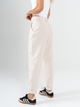 Ref: 069706 Pantalón slouchy, sin prenses, tejido liviano, tiro alto, tono arena