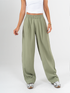 Ref: 069719 Pantalón barrel, tejido plano liviano, tiro alto, con prenses, tono verde
