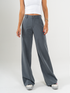 Ref: 069793 Pantalón straight leg, sin prenses, tejido plano liviano, tiro alto, stretch, tono gris