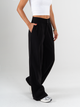 Ref: 069874 Pantalón mom flare, tejido plano liviano, prenses, tiro alto, detalle en pretina, tono negro