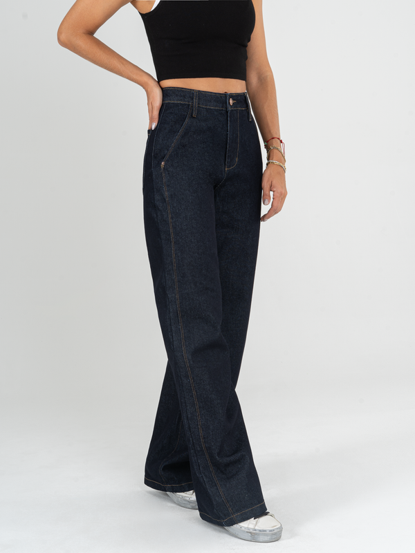 Ref: 064930 Jean Mom Flare, rígido, cortes en pierna, tiro alto, tono azul oscuro.