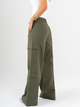 Ref: 069911 Pantalón palazzo cargo liviano, tono verde, silueta amplia, tiro alto