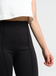 Ref: 0610356 Pantalón flare stretch, tipo legging, tiro alto, tono negro, costura en pierna