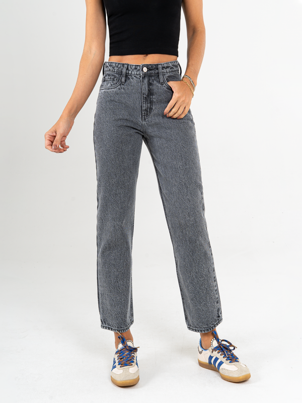 Ref: 065525 Jean Mom fit, rígido, tiro alto, tono gris medio