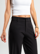 Ref: 069906 Pantalón slouchy, sin prense, tejido plano liviano, stretch, tiro alto, detalle en pretina, tono negro