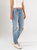 Ref: 065855 Jean Mom fit, rígido, tiro alto, tono azul medio claro con rotos