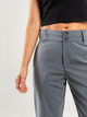 Ref: 069558 Pantalón slouchy, stretch, sin prense, detalle en pretina, tono gris