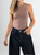 Ref: 0610445 Body stretch, manga sisa, cuello redondo, tono mocca
