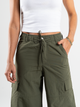 Ref: 069911 Pantalón palazzo cargo liviano, tono verde, silueta amplia, tiro alto