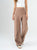 Ref: 069808 Pantalón mom flare, sobrepuesto delantero, tejido plano liviano, tiro alto, tono café