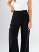 Ref: 069806 Pantalón mom flare, sobrepuesto delantero, tejido plano liviano, tiro alto, tono negro