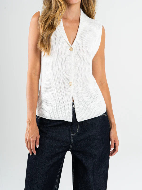 Ref: 0610453 Chaleco tejido acanalado, con botones delantero, tono crudo