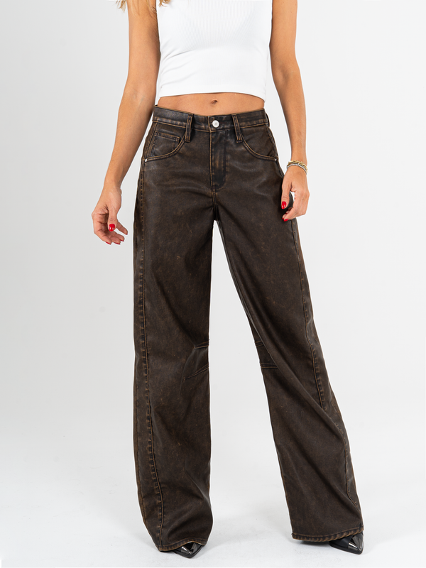 Ref: 0620035 Pantalón wide leg, rígido, tiro alto, diseño cinco bolsillos, con cortes, tipo cuero, tono cafe