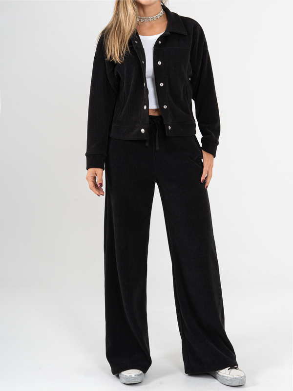 Ref: 0610558 Pantalón wide leg, stretch, tejido acanalado, bolsillo en costado, pretina resortada, tono negro